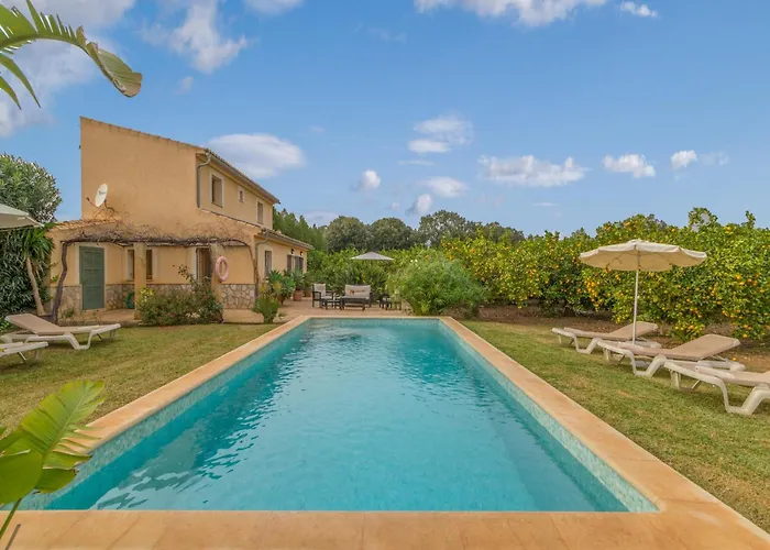 Picturesque Country House In Buger